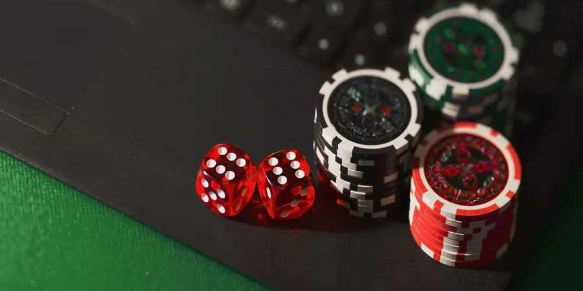 Mastering the Art: How to Play Online Slot