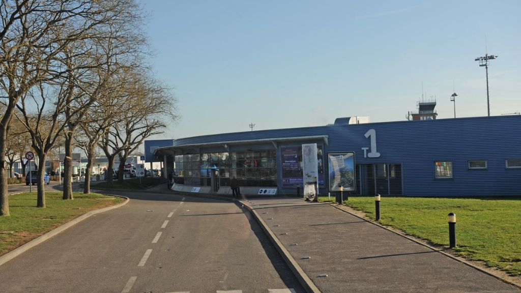 Ryanair Paris Beauvais International Airport - BVA Terminal