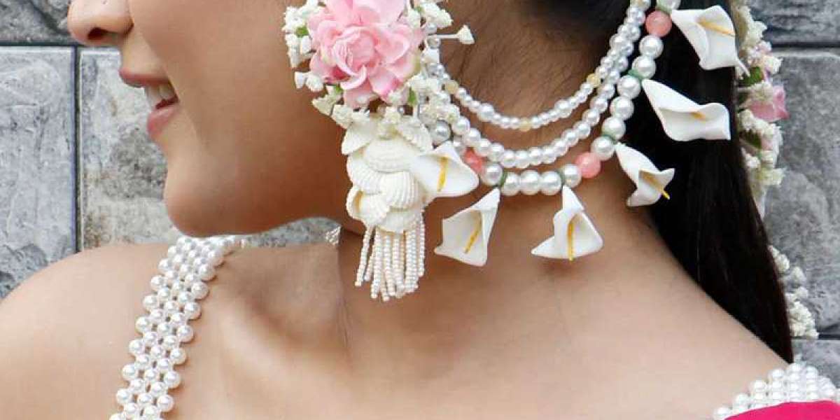 Elegant Flower Jewellery by VAIDAAN – Haldi, Mehndi & Bridal Sets