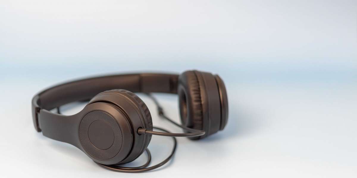 See What Bluetooth Headphones UK Tricks The Celebs Are Using