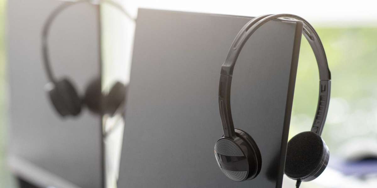 See What UK Headphones Tricks The Celebs Are Making Use Of