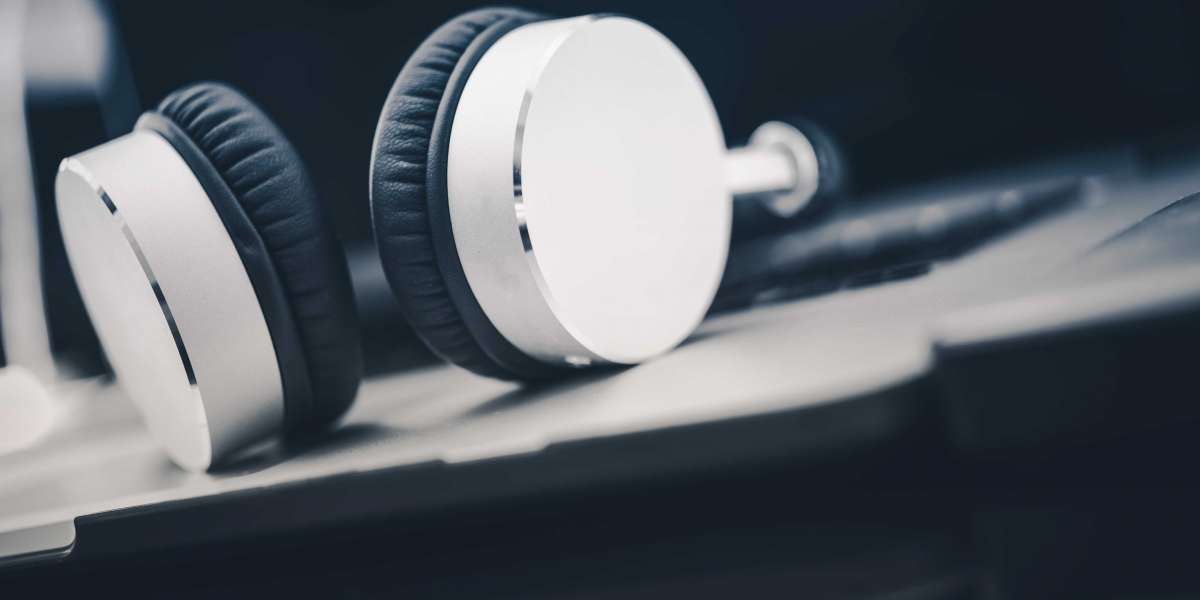 See What Headphone UK Tricks The Celebs Are Making Use Of